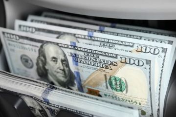 الدولار يرتفع بعد تثبيت الفائدة الدولار يرتفع بعد تثبيت الفائدة