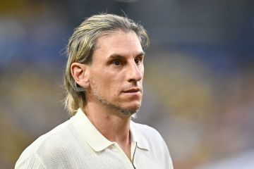 مدرب الإكوادور يطالب لاعبيه بنسيان الهزيمة أمام ساحل العاج