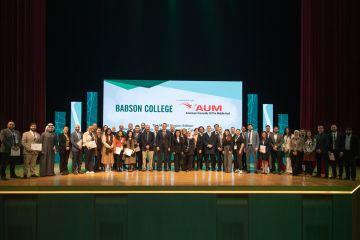 جامعة بابسون تضم AUM إلى نخبة الأعضاء المؤثرين عالميا Circle of Influence جامعة بابسون تضم AUM إلى نخبة الأعضاء المؤثرين عالميا Circle of Influence