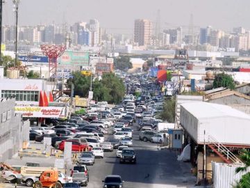 الصناعة : إصدار 13 قرار بالإغلاق الإداري وسحب 6 قسائم صناعية الصناعة : إصدار 13 قرار بالإغلاق الإداري وسحب 6 قسائم صناعية