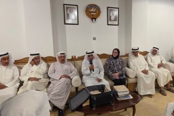المسباح: لدي 150 ألف كتاب و50 ألف مجلة المسباح: لدي 150 ألف كتاب و50 ألف مجلة