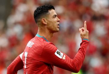 رونالدو يهز شباك أوزبكستان ويصبح أول لاعب يسجل في ست نسخ متتالية بكأس العالم