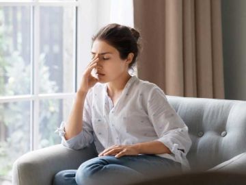 الإرهاق المستمر.. قد يكون بسبب نقص فيتاميني B9 وB12
