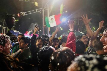 المكسيك: سيارة تصدم حشدا عقب الاحتفال بالفوز في  مباراة بكأس العالم