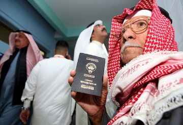 3 مراسيم تقضي بسحب الجنسية الكويتية من 2193 شخصا 3 مراسيم تقضي بسحب الجنسية الكويتية من 2193 شخصا