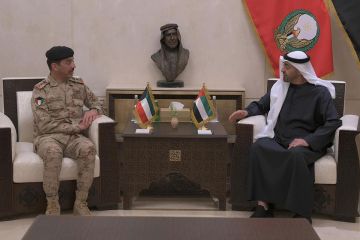 رئيس دولة الإمارات يبحث مع رئيس الأركان الكويتي أوجه التعاون والتنسيق العسكري الثنائي