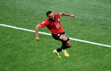 الفراعنة يكتبون التاريخ.. مصر تتربع على عرش المجموعة السابعة للمونديال!