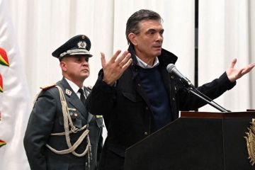 رئيس بوليفيا يعلن حالة الطوارئ في البلاد بعد الاحتجاجات رئيس بوليفيا يعلن حالة الطوارئ في البلاد بعد الاحتجاجات
