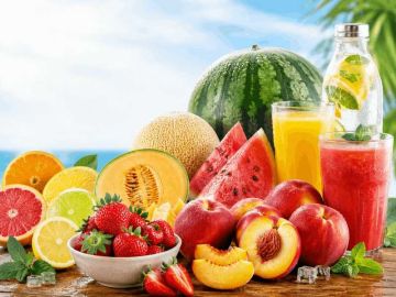 أطعمة ومشروبات ضرورية خلال الحر أطعمة ومشروبات ضرورية خلال الحر
