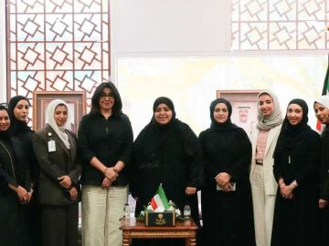 تعيين أول مجموعة من النساء في وظيفة أمناء سر الجلسات تعيين أول مجموعة من النساء في وظيفة أمناء سر الجلسات