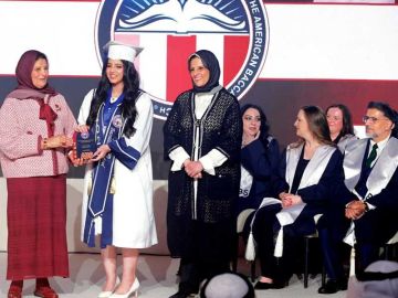 البكالوريا الأمريكية خرجت دفعة جديدة من طلبتها البكالوريا الأمريكية خرجت دفعة جديدة من طلبتها