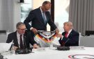 ميرتس يهدي ترامب قميصا للمنتخب الألماني يحمل رقم 47 - kw