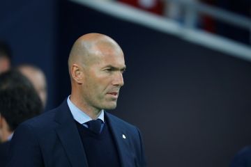 زين الدين زيدان يقترب من تدريب منتخب فرنسا زين الدين زيدان يقترب من تدريب منتخب فرنسا