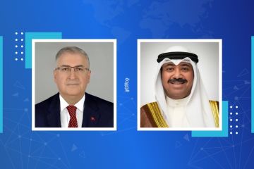 وزير الدفاع بحث تطوير التعاون الثنائي مع نظيره التركي وزير الدفاع بحث تطوير التعاون الثنائي مع نظيره التركي