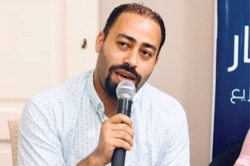 أحمد الشيخ: الشعر الحقيقي يرتبط بصدق التجربة لا بشكل اللغة أحمد الشيخ: الشعر الحقيقي يرتبط بصدق التجربة لا بشكل اللغة