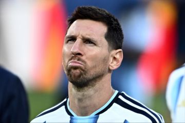 ميسي يخسر النهائي الخامس في مسيرته مع منتخب الأرجنتين بكابوس جديد أمام إسبانيا ميسي يخسر النهائي الخامس في مسيرته مع منتخب الأرجنتين بكابوس جديد أمام إسبانيا