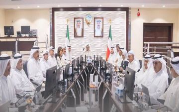 حكومة الكويت تدين الهجمات الإيرانية وتقر مشروع قانون مكافحة التستر التجاري حكومة الكويت تدين الهجمات الإيرانية وتقر مشروع قانون مكافحة التستر التجاري