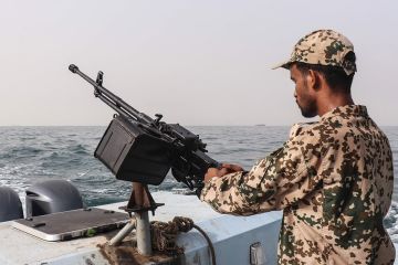 الحوثي يدرس فرض جباية على السفن في باب المندب الحوثي يدرس فرض جباية على السفن في باب المندب