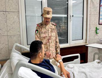 رئيس الأركان يطمئن على صحة عدد من المصابين من منتسبي القوات المسلحة