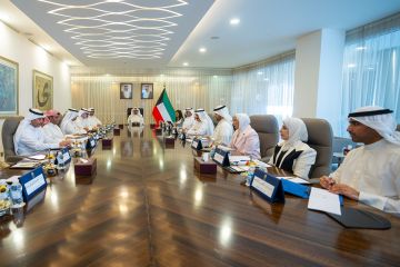 رئيس الوزراء يترأس اجتماع لجنة متابعة المشاريع التنموية الكبرى رئيس الوزراء يترأس اجتماع لجنة متابعة المشاريع التنموية الكبرى