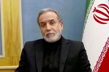 عراقجي: التهديدات الأمريكية عائق أمام إبرام اتفاق نهائي عراقجي: التهديدات الأمريكية عائق أمام إبرام اتفاق نهائي