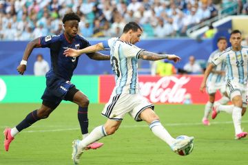الأرجنتين تنجو من فخ الرأس الأخضر وتبلغ دورالـ 16 في كأس العالم الأرجنتين تنجو من فخ الرأس الأخضر وتبلغ دورالـ 16 في كأس العالم