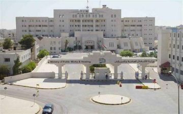 الأشغال الكويتية تحيل عددا من الموظفين إلى التقاعد لتعزيز الكفاءة الأشغال الكويتية تحيل عددا من الموظفين إلى التقاعد لتعزيز الكفاءة