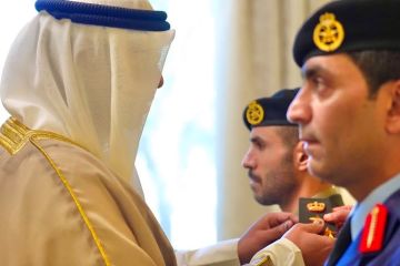 وزير الدفاع يقلد ضباطا رتبهم الجديدة: مضاعفة الجهود ومواصلة العطاء وزير الدفاع يقلد ضباطا رتبهم الجديدة: مضاعفة الجهود ومواصلة العطاء
