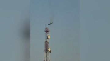 جيش الكويت يعلن اعتراض طائرات مسيرة إيرانية حاولت استهداف منشآت عسكرية جيش الكويت يعلن اعتراض طائرات مسيرة إيرانية حاولت استهداف منشآت عسكرية