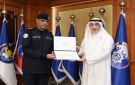 النائب الأول وزير الداخلية يكرم ضابطين من قطاع مديريات الأمن لتفانيهما في أداء الواجب