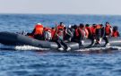 انخفاض كبير في عدد المهاجرين إلى بريطانيا عبر المانش