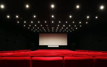 أرباح السينما الكويتية ترتفع إلى 6.98 مليون دينار خلال الربع الثاني أرباح السينما الكويتية ترتفع إلى 6.98 مليون دينار خلال الربع الثاني