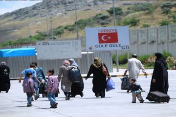 وزير الداخلية التركي: 723 ألف سوري عادوا إلى بلادهم منذ الإطاحة بنظام الأسد وزير الداخلية التركي: 723 ألف سوري عادوا إلى بلادهم منذ الإطاحة بنظام الأسد