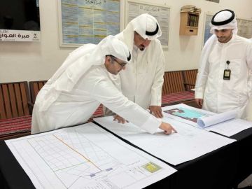 رئيس مجلس الوزراء يتفقد مخطط مشروع تطوير مقبرة الصليبيخات رئيس مجلس الوزراء يتفقد مخطط مشروع تطوير مقبرة الصليبيخات