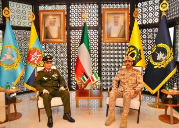 رئيس الأركان استقبل الملحقين العسكريين للأردن ومصر وأستراليا رئيس الأركان استقبل الملحقين العسكريين للأردن ومصر وأستراليا