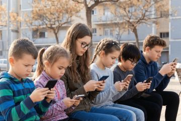 ميتا: إغلاق 756 ألف حساب لقاصرين على إنستجرام وفيسبوك بأستراليا ميتا: إغلاق 756 ألف حساب لقاصرين على إنستجرام وفيسبوك بأستراليا