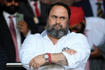 مالك نوتنغهام يقاضي كريستال بالاس