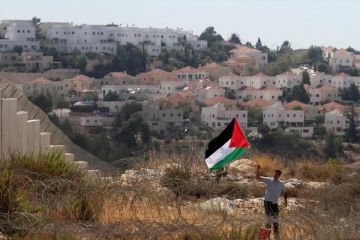 بريطانيا تستدعي القائم بالاعمال الإسرائيلي احتجاجا على بناء 1200 وحدة استيطانية بالضفة الغربية بريطانيا تستدعي القائم بالاعمال الإسرائيلي احتجاجا على بناء 1200 وحدة استيطانية بالضفة الغربية