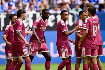 ريال مدريد يعول على العائد مورينيو لإنزال برشلونة عن عرشه ريال مدريد يعول على العائد مورينيو لإنزال برشلونة عن عرشه