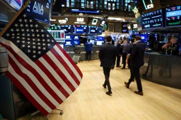 الأسهم الأمريكية تغلق على ارتفاع مع انخفاض رهانات رفع الفائدة الأسهم الأمريكية تغلق على ارتفاع مع انخفاض رهانات رفع الفائدة