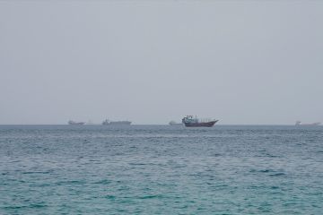 ترامب يهدئ الحرب على إيران ويطالبها بدفع تعويضات ترامب يهدئ الحرب على إيران ويطالبها بدفع تعويضات