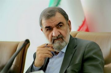 محسن رضائي: طهران اتفقت على ممر بحري مع سلطنة عمان محسن رضائي: طهران اتفقت على ممر بحري مع سلطنة عمان