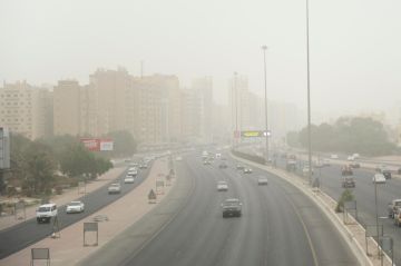 الأرصاد تحذر: رياح تتجاوز 60 كم ساعة وغبار وانخفاض الرؤية الأرصاد تحذر: رياح تتجاوز 60 كم ساعة وغبار وانخفاض الرؤية