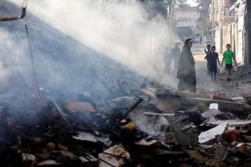 استشهاد 4 فلسطينيين وإصابة آخرين في غارات إسرائيلية على غزة استشهاد 4 فلسطينيين وإصابة آخرين في غارات إسرائيلية على غزة