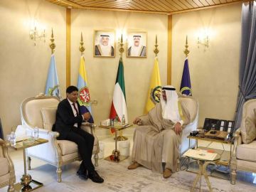 وزير الدفاع يبحث مع سفير المملكة المتحدة موضوعات ذات اهتمام مشترك وزير الدفاع يبحث مع سفير المملكة المتحدة موضوعات ذات اهتمام مشترك