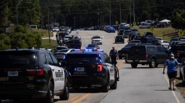 إصابة طالبين في حادث إطلاق نار بمدرسة ثانوية في ولاية جورجيا الأمريكية إصابة طالبين في حادث إطلاق نار بمدرسة ثانوية في ولاية جورجيا الأمريكية