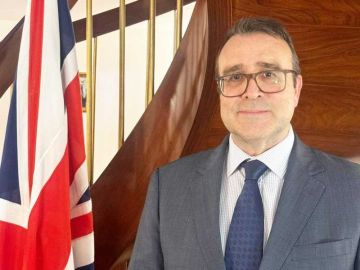 القائم بالأعمال البريطاني ستيوارت سامرز لـ القبس: دروس الغزو العراقي للكويت لا تزال ترسم معادلات الأمن الإقليمي القائم بالأعمال البريطاني ستيوارت سامرز لـ القبس: دروس الغزو العراقي للكويت لا تزال ترسم معادلات الأمن الإقليمي
