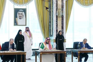 توقيع اتفاقية دفاع مشترك بين السعودية وتركيا وباكستان توقيع اتفاقية دفاع مشترك بين السعودية وتركيا وباكستان