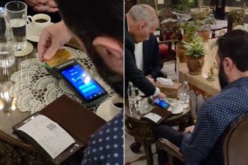 الرئيس السوري يجري أول عملية دفع إلكتروني عبر فيزا في دمشق الرئيس السوري يجري أول عملية دفع إلكتروني عبر فيزا في دمشق