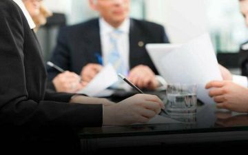 مجلس إدارة أسس يوافق على عرض مقدم لشراء أحد عقارات بـ10 ملايين دينار مجلس إدارة أسس يوافق على عرض مقدم لشراء أحد عقارات بـ10 ملايين دينار